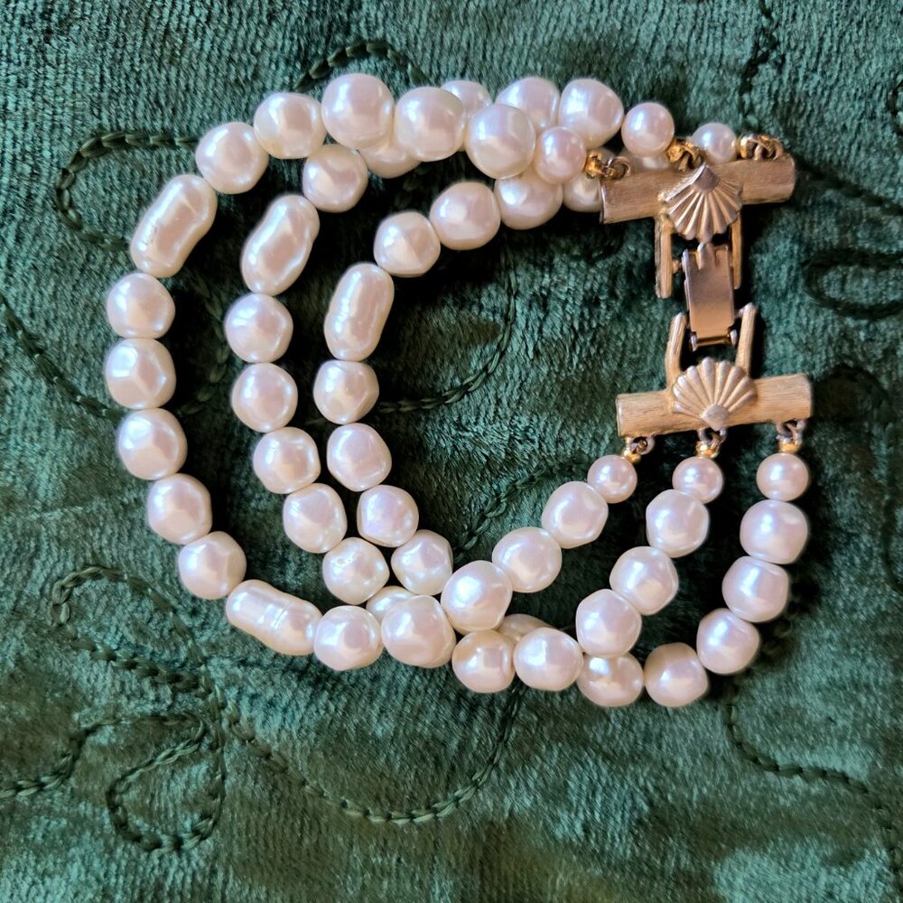 Vintage Richelieu Gold Faux Pearls 3 Strand Gold Clam Shell Clasp.